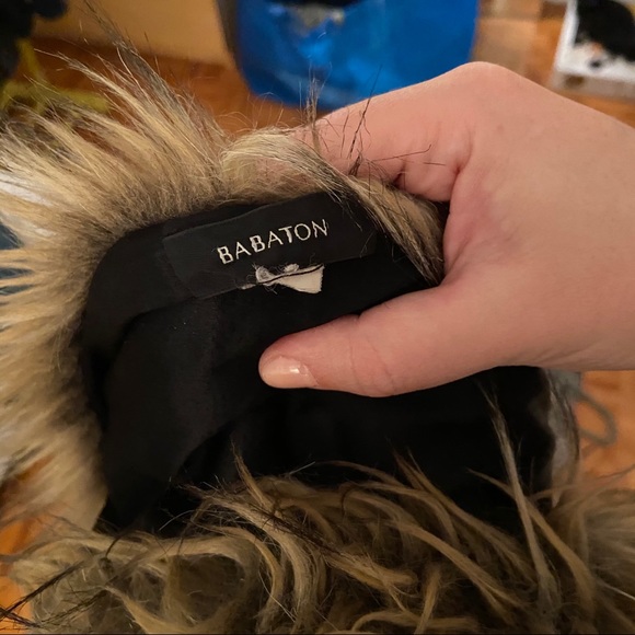 Aritzia Babaton Faux Fur scarf - Picture 4 of 6